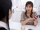 篠崎ゆきのスマートフォン選び［ソフトバンクショップ編］
