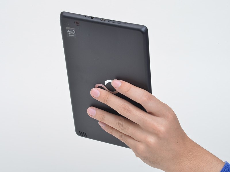 片手でしっかり保持できるサイズと重量で設計されている