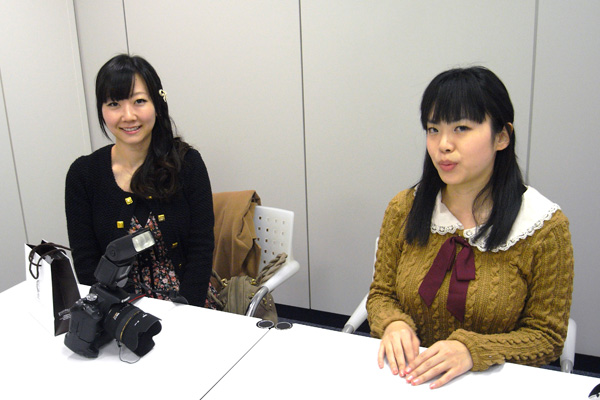 本日のゲストは野村真紀子さん（左）。これまでのゲストの中では一番のカメラ実力者？