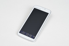 メイン液晶消灯時は、時間や日付、バッテリー残量などが表示される