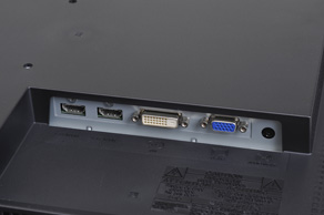 入力端子はDVI-D/D-Sub/HDMI×2系統の合計4系統