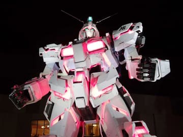 実物大ユニコーンガンダム、お台場に立つ。変身・発光でさらに迫力