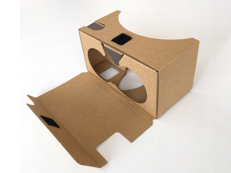 Google Cardboard V2: マジックテープで留めるので動いてもズレる心配はありません