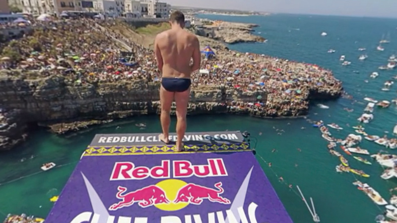 ただダイブする様子を疑似体験するだけではなく、飛び込んでいる選手の連続した体勢という、ちょっと変わった映像も見られます。