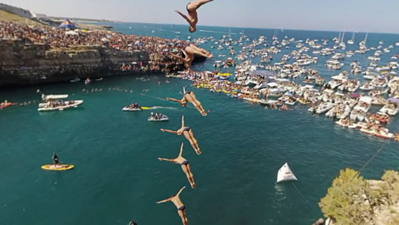 ただダイブする様子を疑似体験するだけではなく、飛び込んでいる選手の連続した体勢という、ちょっと変わった映像も見られます。