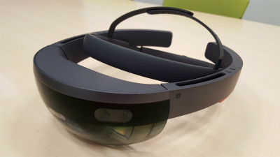 HoloLens日本版レビュー。使って感じた「未来感」と「可能性」 - VR Watch