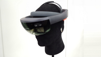 HoloLens日本版レビュー。使って感じた「未来感」と「可能性」 - VR Watch