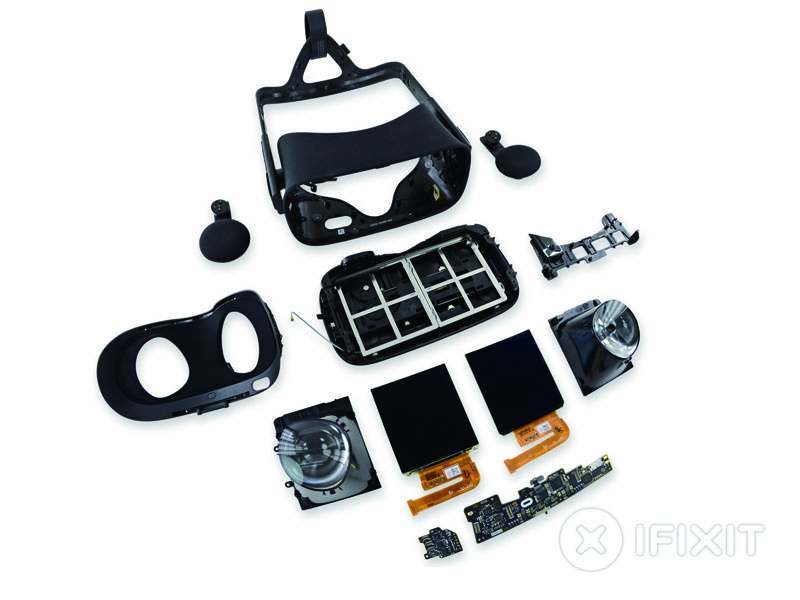 画像提供　iFixit<br>Oculus Riftを分解してみると搭載映像パネルが2枚構成になっていることがわかる。