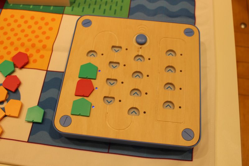 キュベット　プログラミング　ロボット 日本上陸、「3才からプログラミングが学べる」という知育玩具