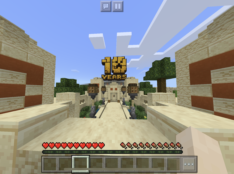 10周年を記念して無料配信された公式配布マップは、Java版とBEの両方に対応