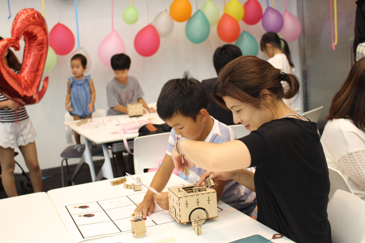 親も子も真剣な様子が伺えますね