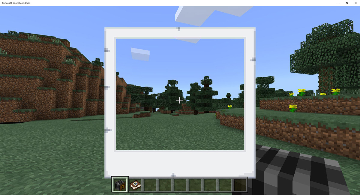 カメラを使うと視界の一部が切り取られる画面が表示され、そこが撮影の範囲となる。