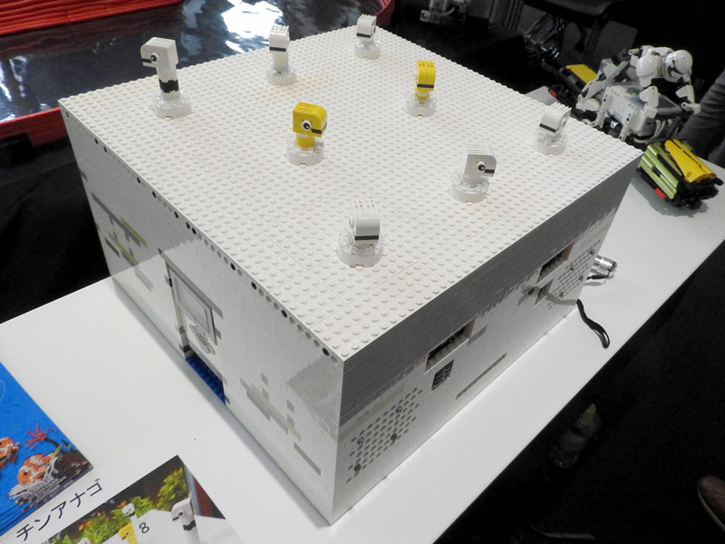 東谷賢一氏がレゴ マインドストームを使って製作した「チンアナゴ」
