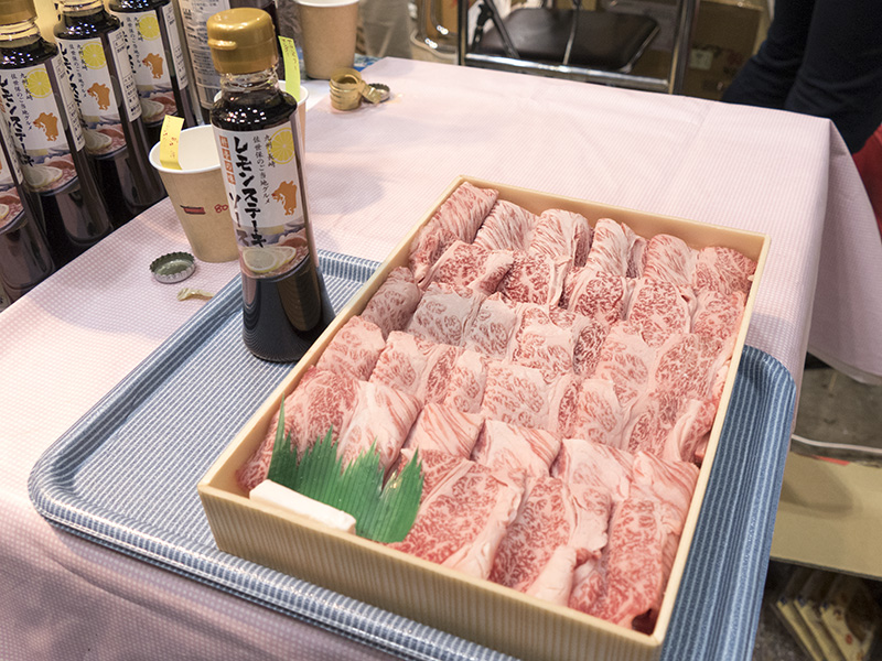 一番人気の「長崎和牛」。「レモンステーキソース」で焼くのがオススメ