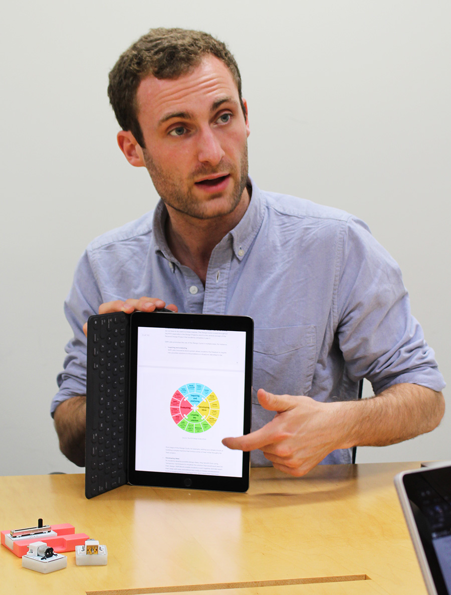 英国のSTEM教育について解説するヨアヒムCEO