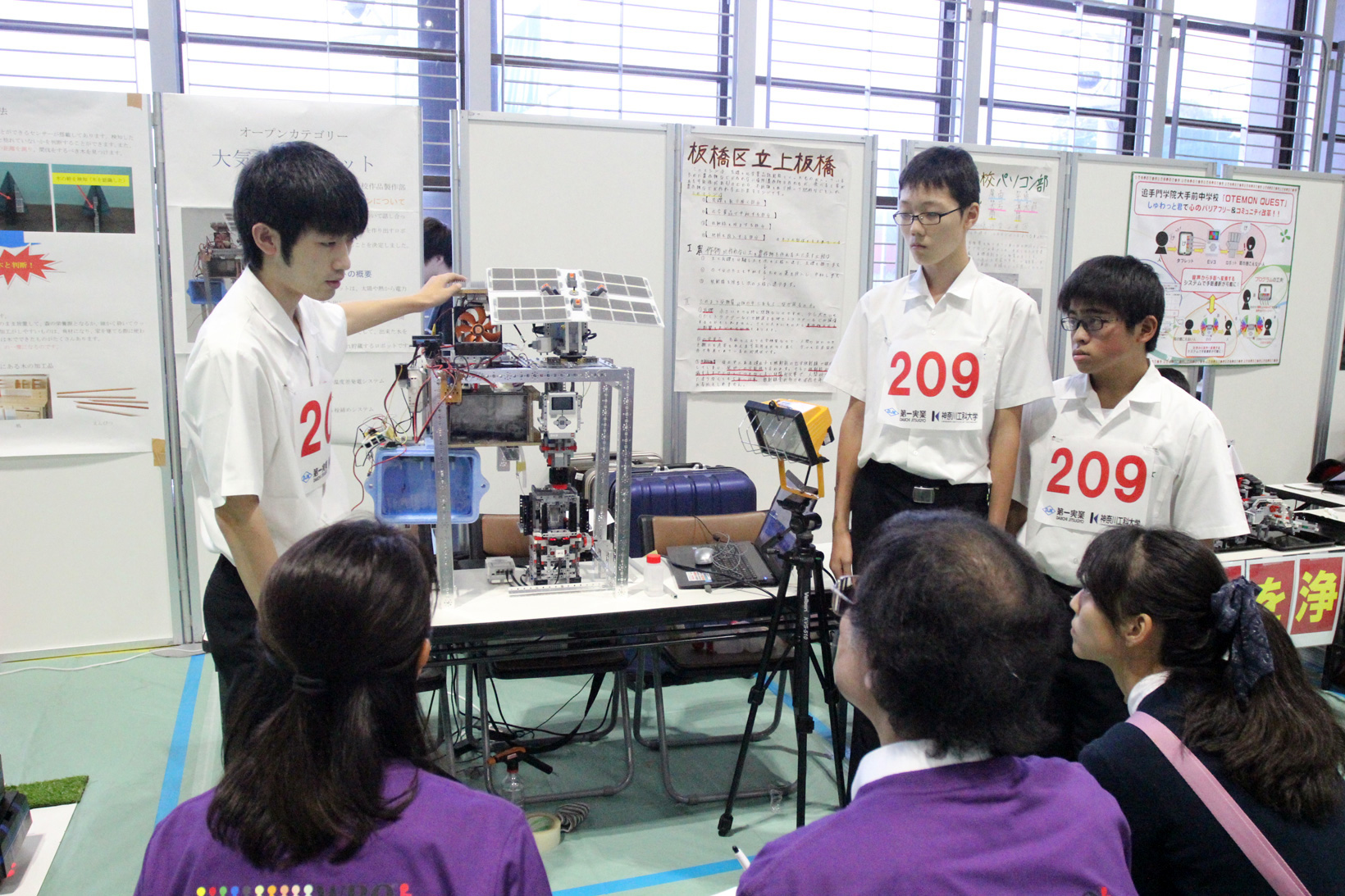 WRO 2017日本決勝大会でのプレゼンの様子