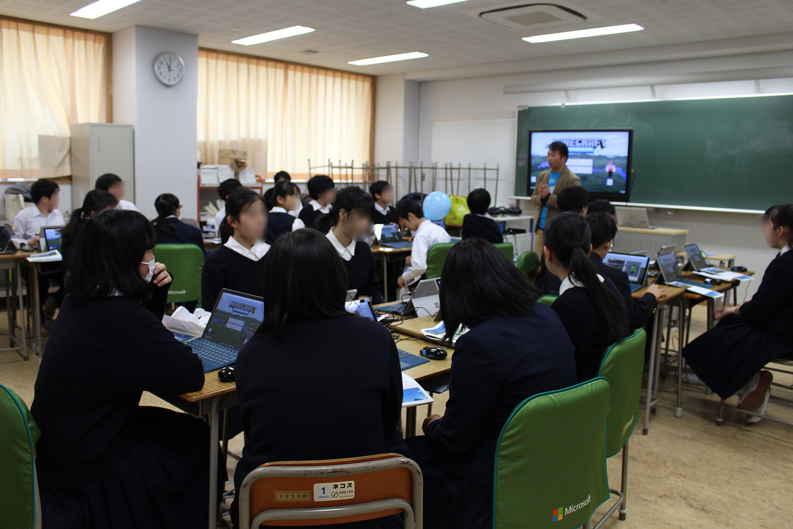 教育版マインクラフトのワークショップ（生徒向け）の様子