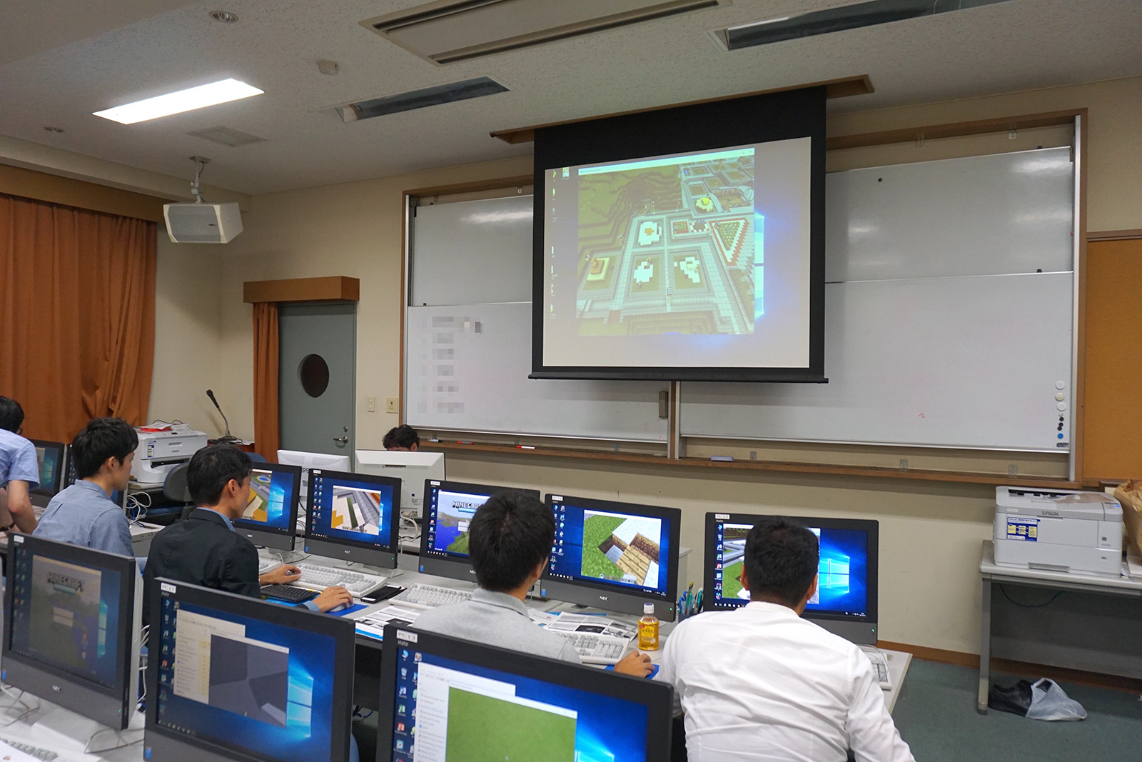 2日目の「マイクラナイトfor Teachers」、聖学院中学校・高等学校で開催された様子