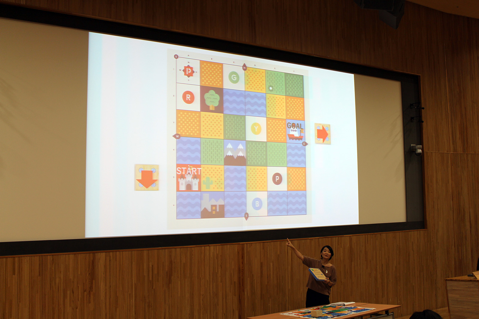 キュベットのデモンストレーションを行う橋爪薫氏