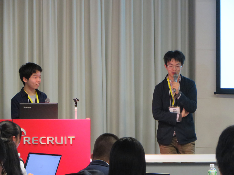 見守りフォトスタンドを開発した中学生の矢野礼伊さん。カメラ及び各種センサを装備し、サーバーを介してWeb経由で介護者の様子をリアルタイムで知ることができる