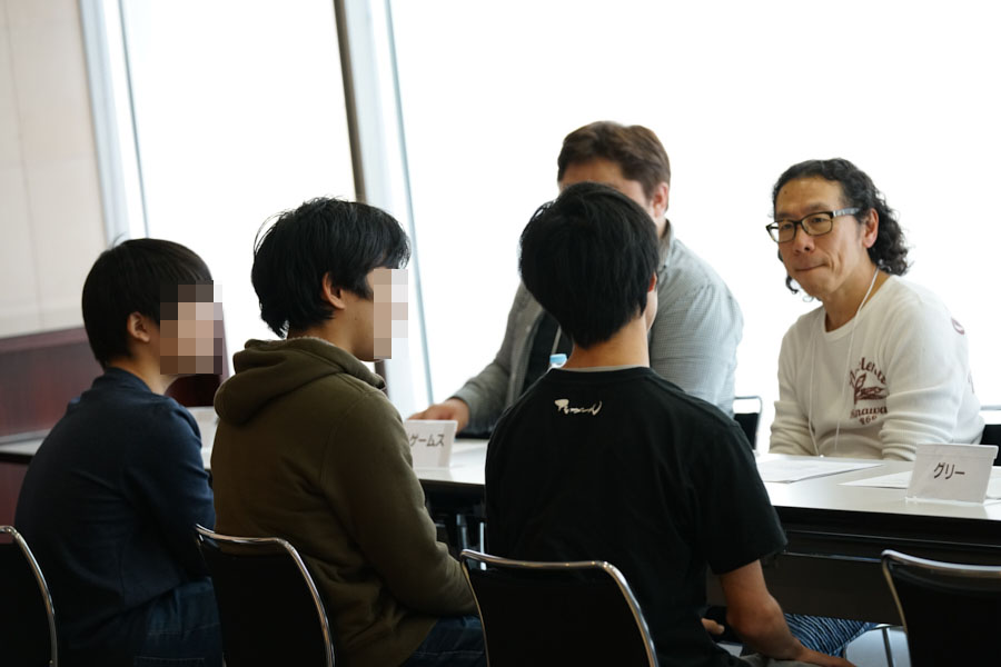 憧れのゲームクリエイターと真剣に話し合うU18勢