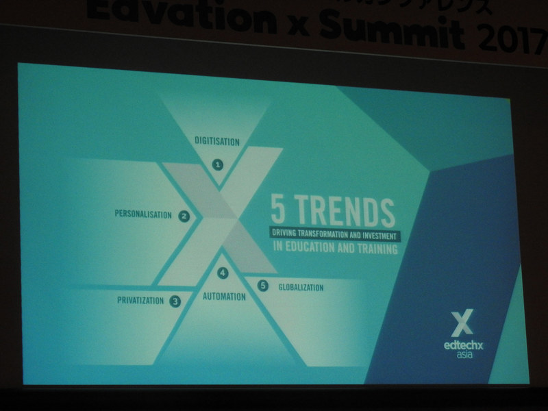 Charles Mclntyre氏は、「教育はこの5年間で、それまでの2000年以上の変化があった。その教育の5つのトレンドとは、デジタル化、パーソナル化、プライベート化、オートメーション化、グローバル化である」と語った