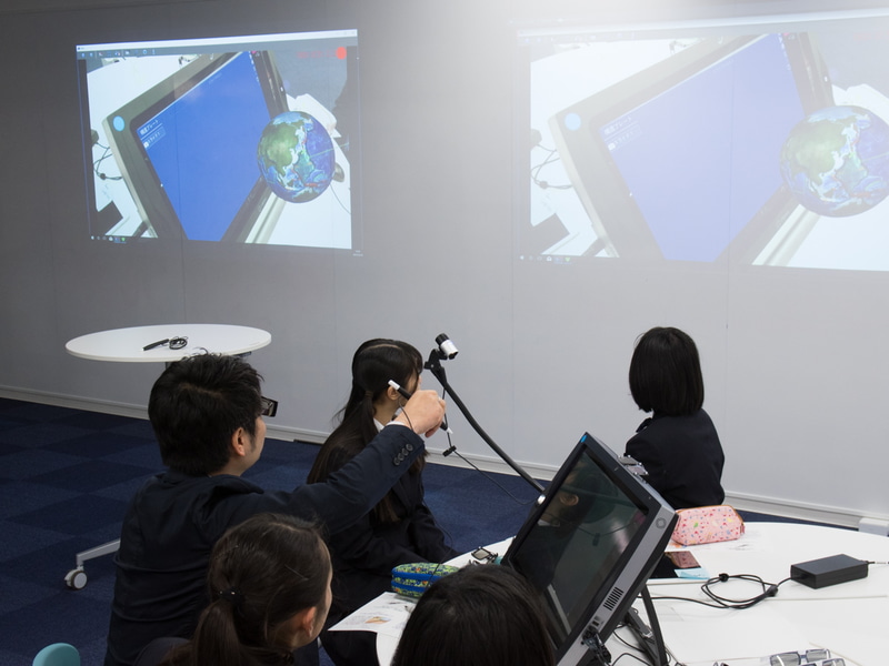 zSpaceの操作に関する簡単なチュートリアルを実施