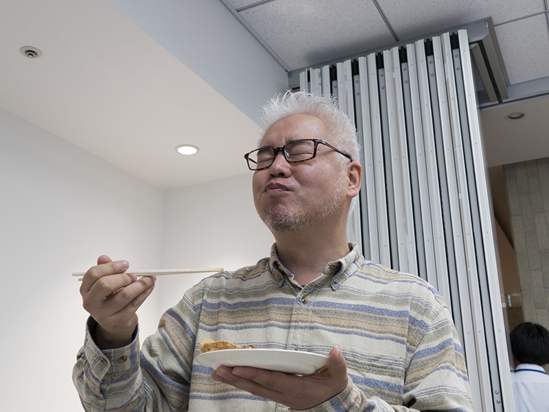 この恍惚（こうこつ）の表情は肉を食べたときですな
