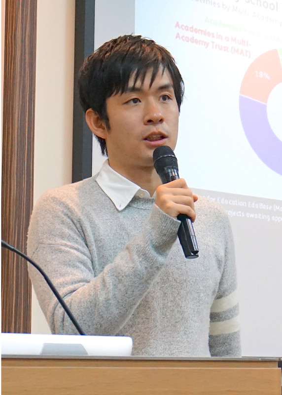 鵜飼佑氏：慶應義塾大学環境情報学部卒業後、東京大学大学院修士課程修了。水中ロボットを用いた水泳教育支援システムの研究開発を行い、2011年には情報処理推進機構より未踏のスーパークリエータに認定される。その後マイクロソフトのOfficeやMinecraft Education開発チームにてプログラムマネージャを務める。現在はプログラミング教育の研究のためにKing’s College Londonに留学。17歳以下を対象とした「未踏ジュニア」の統括も務める