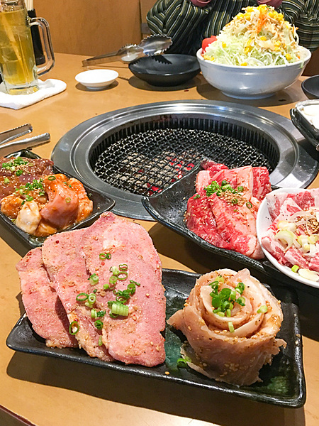 年末は焼肉まみれ、年始は餅まみれでございます。お餅はバター醤油でソテーすると超絶美味いです!!