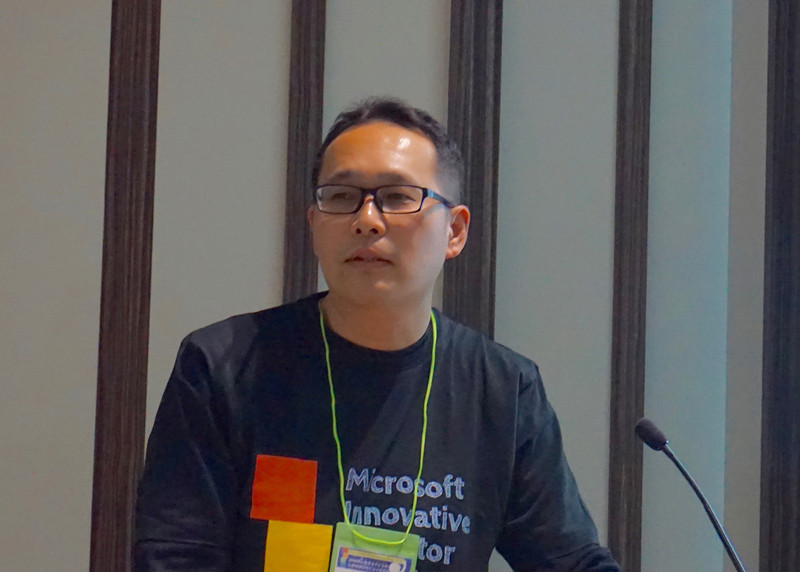 東京都武蔵村山市立第八小学校の川上尚司教諭は、通級学級での事例を紹介。生活のある場面を4コマ漫画にまとめて、フローチャートを活用しながら上手く行かなかった原因などを客観視する活動を取り入れている