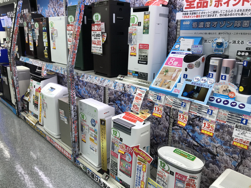 加湿機能付きや扇風機能付きなど付加価値も多様だ