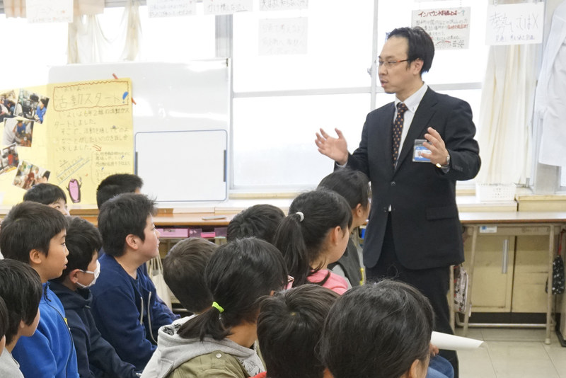 神奈川県横浜市⽴⼤岡⼩学校 6年2組担任 益山正広先生