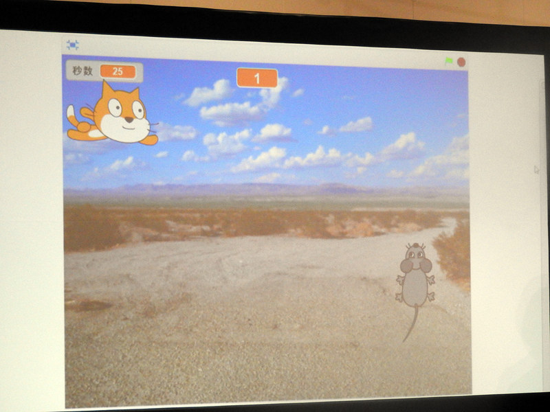 レベル2ではキャラクターが変わり、ネズミを動かして猫から逃げるゲームになる