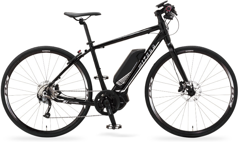 <a href="http://www.miyatabike.com/miyata/e-bike/" class="n" target="_blank">MIYATA「CRUISE」</a>。電動アシストコンポーネントとして「SHIMANO STEPS E8080」を搭載したクロスバイクタイプのe-bikeで、メーカー税別価格は26万9000円（発売中）。サイズは430mm（適正身長150～170cm）と460mm（適正身長160～180cm）があります。走行距離の目安は、ECOモードで115km 、NORMALモードで106km、HIGHモードで78km。完成車重量は18.7kg（460mm サイズ）