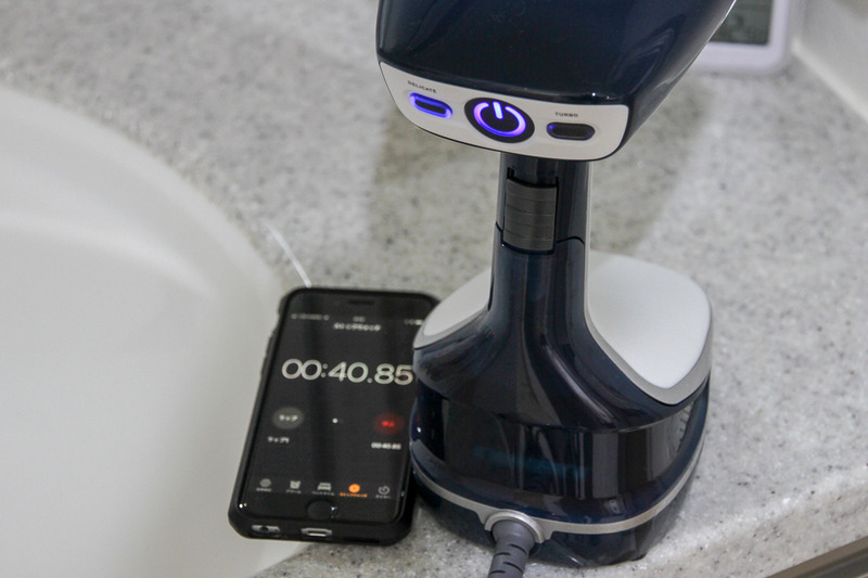 スイッチを入れると電源マークが点滅。40秒ジャストでスタンバイ完了しました
