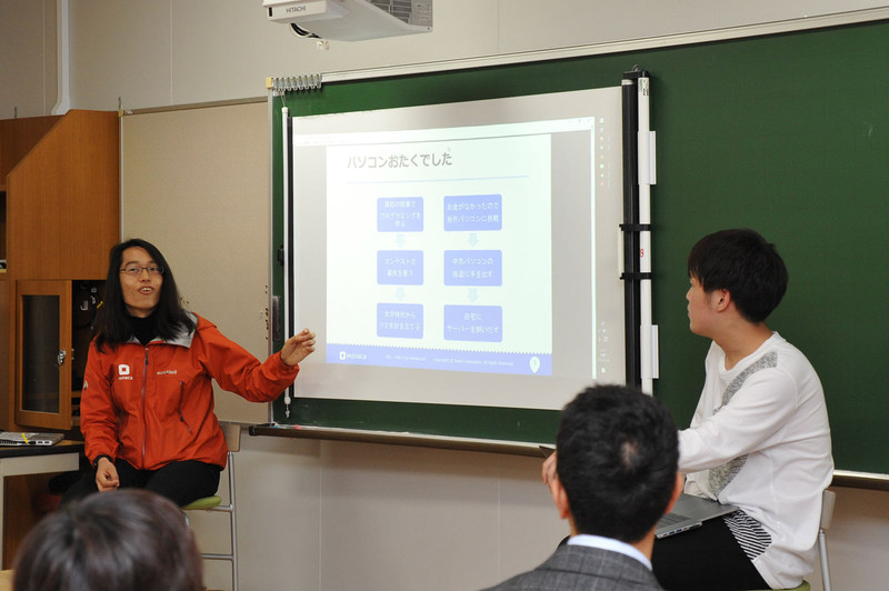 ユニークな連携サービスがそろっているのもClassiの特徴。Monacaを提供するアシアルのお二人からはプログラミングに関する楽しいトークが