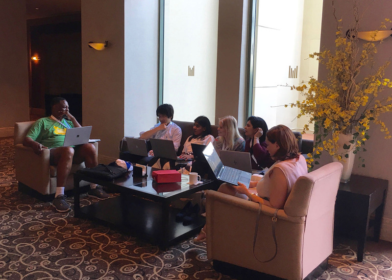 小池教諭がいたチームのグループワークの様子。同チームは、アメリカ、インド、香港、日本の4ヶ国のメンバーで構成されており、全員が小学校の教師だという