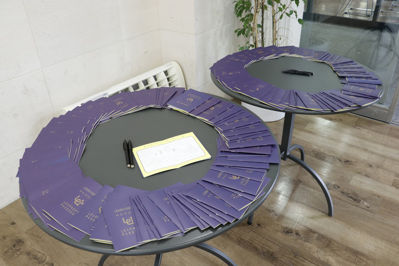 パスポート型の冊子「Learner's Passport」がここでも配布されていた