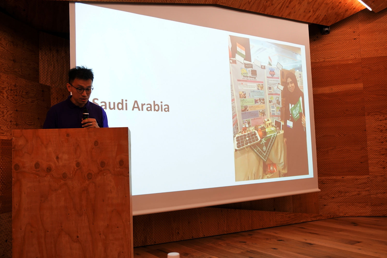 2018年3月にシンガポールで開かれた「Microsoft Education Exchange（E2） 2018」では、多くの先生たちがmicro:bitを使った事例を発表していたという