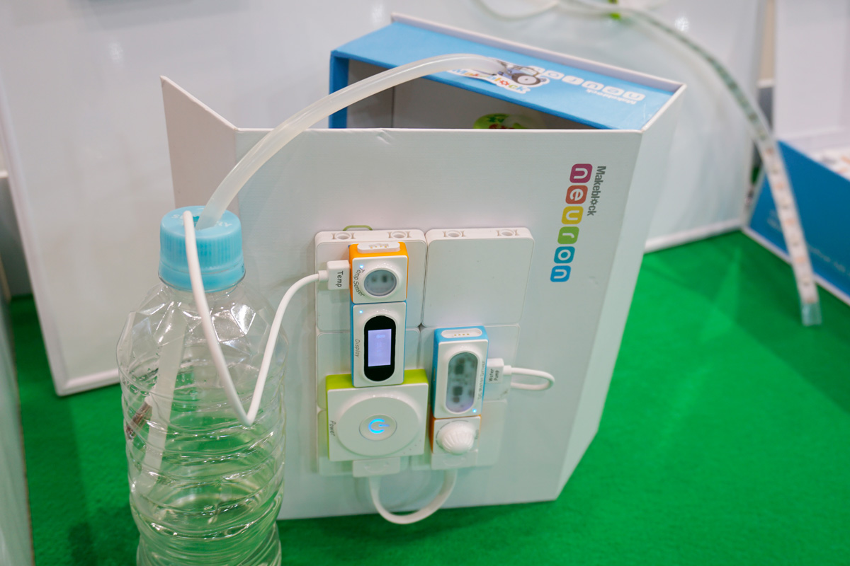 ウォーターポンプを使った装置のデモ