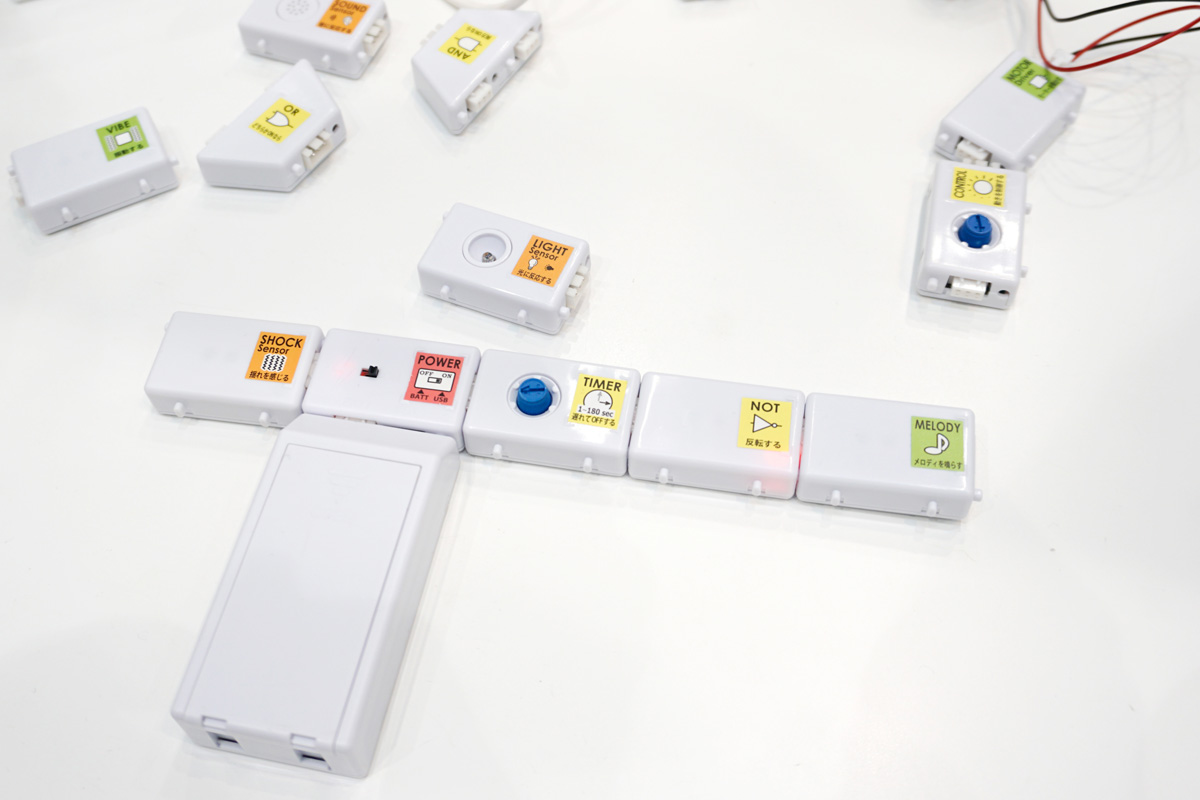 揺らして何秒経ったら音楽が鳴る、というように接続した例