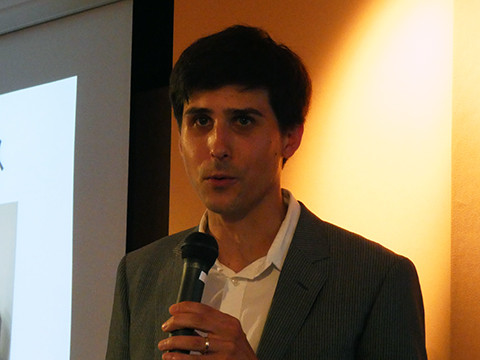 デビン・ウリバリ氏