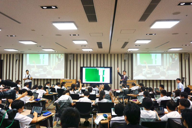 セミナー会場となった日本マイクロソフト品川本社。会場では附属小金井小学校の5年生の生徒を招いて、光村図書出版の学習者用デジタル教科書を用いた国語の公開授業が開催された