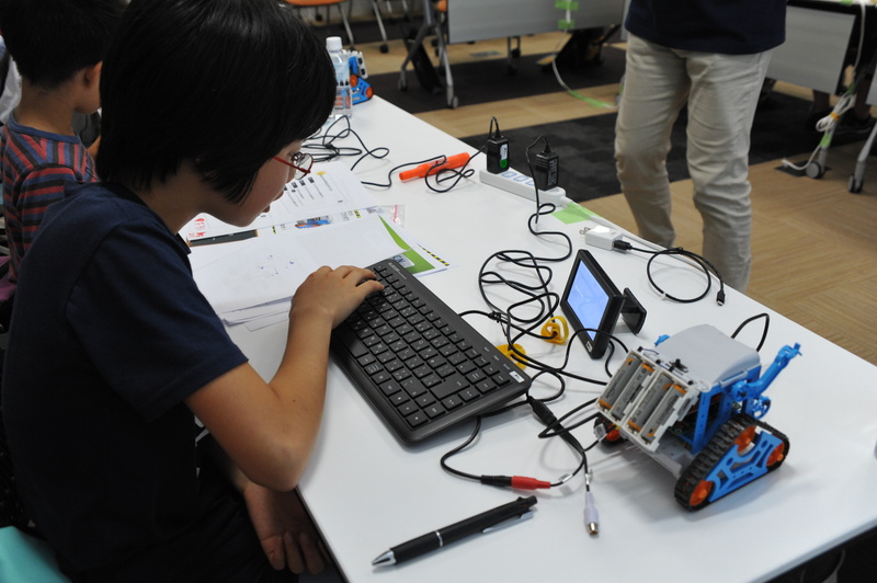 午後からはカムロボ＋IchigoJamのプログラミング