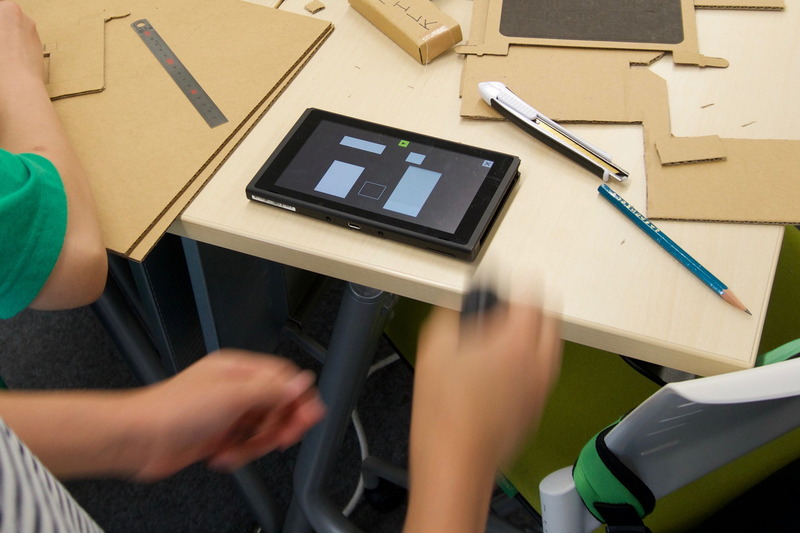 牛乳しぼりゲームの制作中、画面には白いバーが表示されているだけだが……