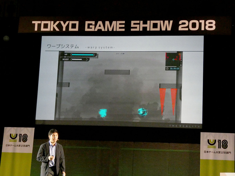 ワープは回避や壁抜けにも使える、カクついて見えないよう、プレイヤーキャラにゆっくり追随するようカメラワークを工夫したという