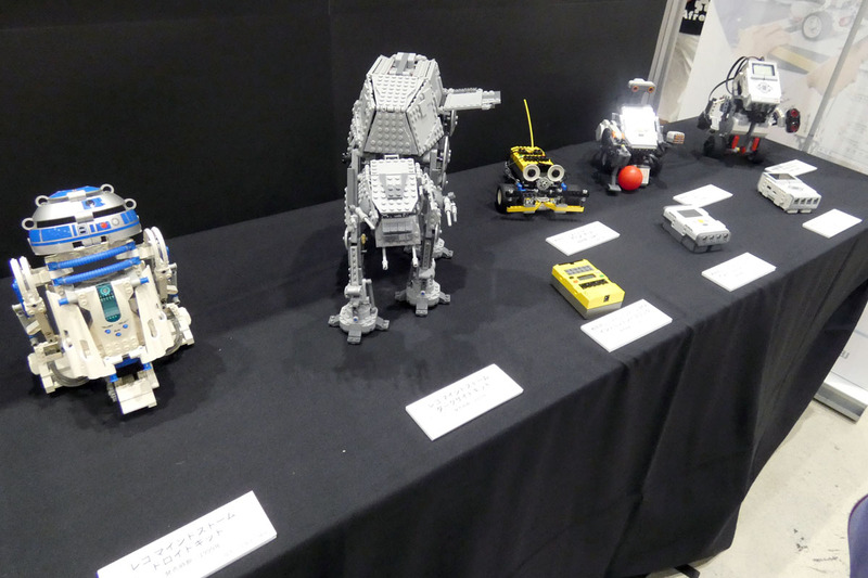 歴代のマインドストーム関連製品が展示されていた