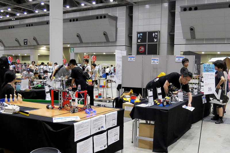 WROのデモやマインドストームの作品の展示も行われていた