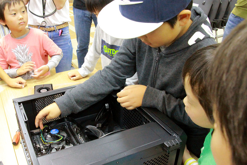 CPUファンを載せる